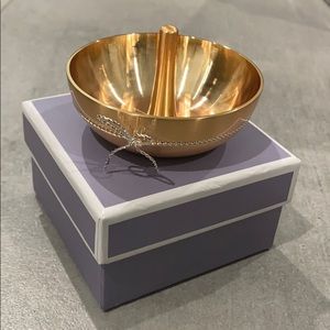 Vera Wang Ring Holder